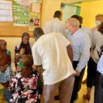 Visite de Hallade au CSPS du secteur 11