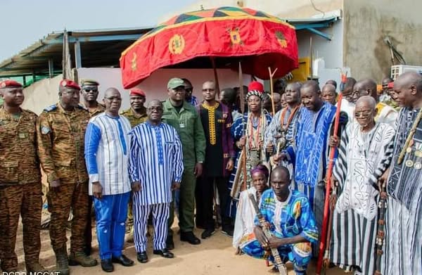 Dialogue entre autorités et chefferie traditionnelle : le message d’unité de la Transition porté chez Sa Majesté UNTAANBA