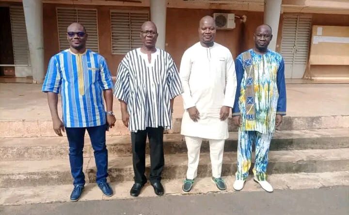 À Fada N’Gourma, le Gouverneur reçoit des acteurs engagés dans la résilience et le développement local : Dialogue intergénérationnel et hommage à la résilience des énarques de l’Est