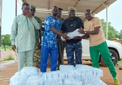 Fada N’Gourma : Le Collège Théotokos des jeunes filles offre de l’eau aux bacheliers en immersion