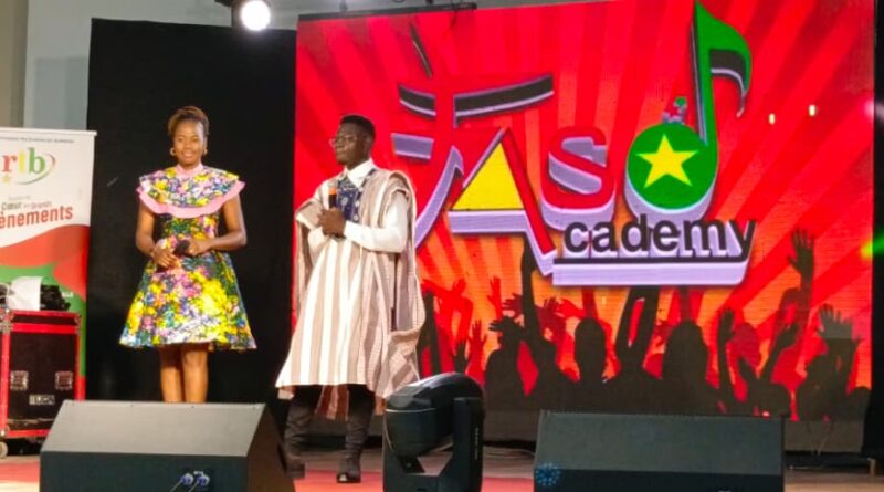 Faso Academy 2025 : À Fada N’Gourma, Samuel Bougma électrise le public et s’impose comme favori