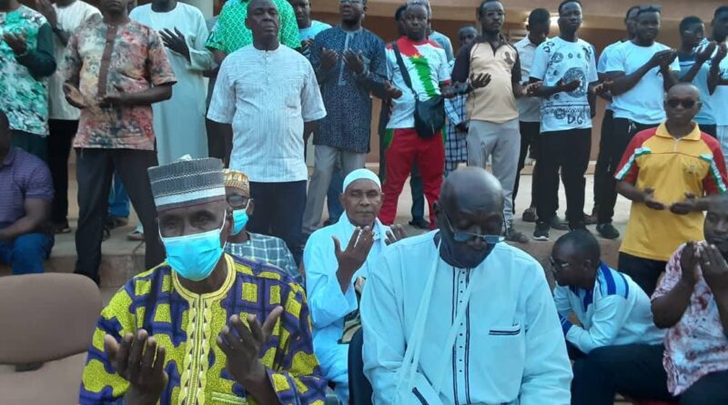Les fidèles chrétiens et musulmans de Fada N'Gourma rompent ensemble leur jeûne